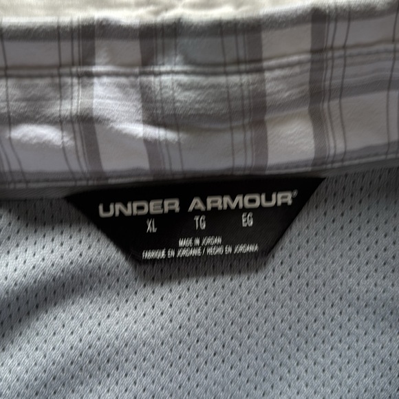 Under Armour Shirt - Picture 2 of 13